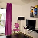 Adonis Lejlighedshotel 3*