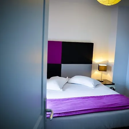Adonis Aparthotel 3*