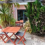 Adonis Aparthotel 3*