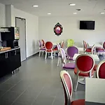 Adonis Aparthotel 3*