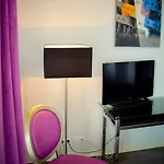 Adonis Aparthotel