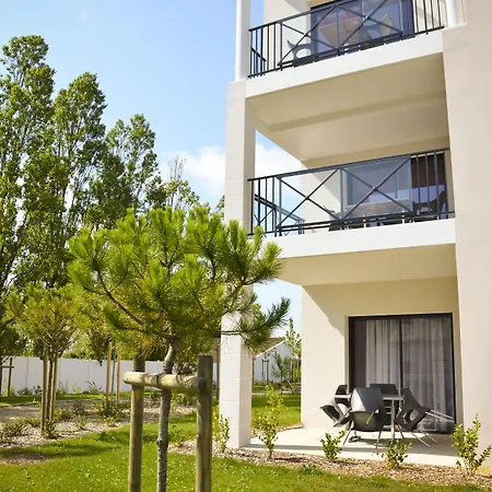 Adonis Aparthotel 3*