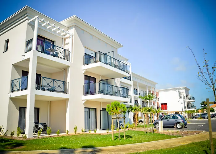 Aparthotel Adonis 3*