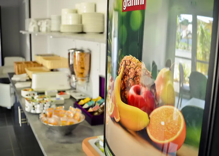 Aparthotel Adonis 3*